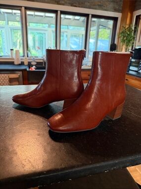 FALL STAPLE!! BareTraps Women's Leather Ankle Boots in Chestnut Brown